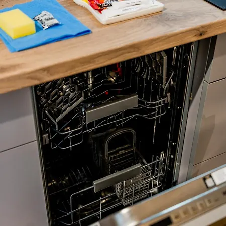 Airport Deluxe Апартаменти *